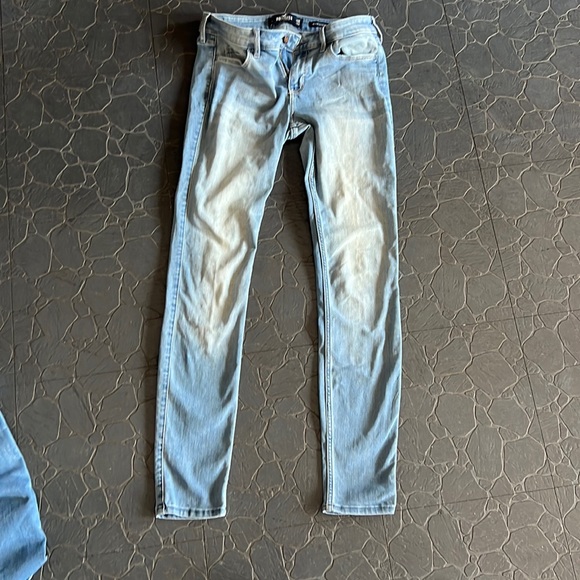 Hollister Jeans Hollister Low Rise Super Skinny W28l32 Poshmark